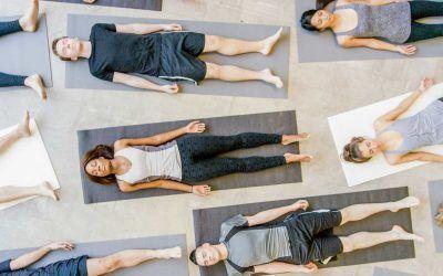 Descubre los beneficios de las clases de yoga para principiantes